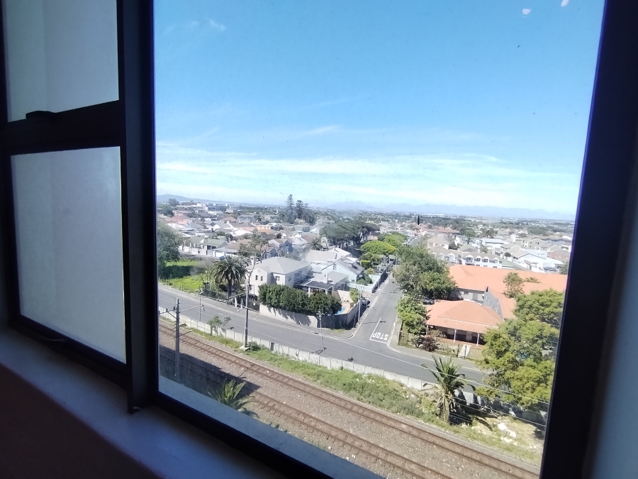 1 Bedroom Property for Sale in Wynberg Western Cape